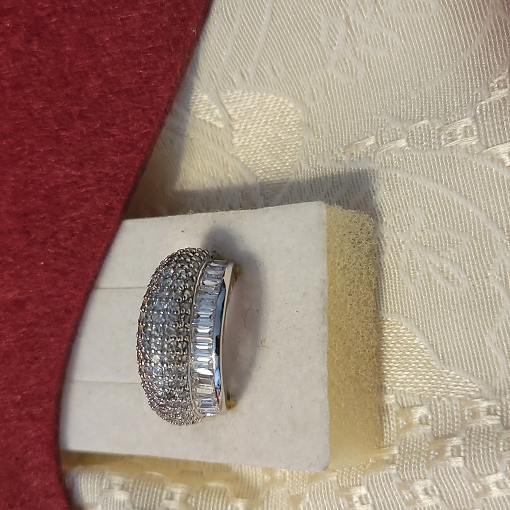 Unique Ring - image 2